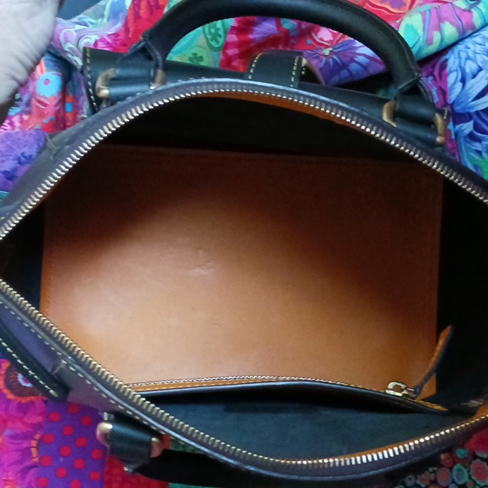 Gorgeous Black Leather Naomi Satchel - Picture 7 of 11